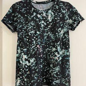 Lululemon athletic top